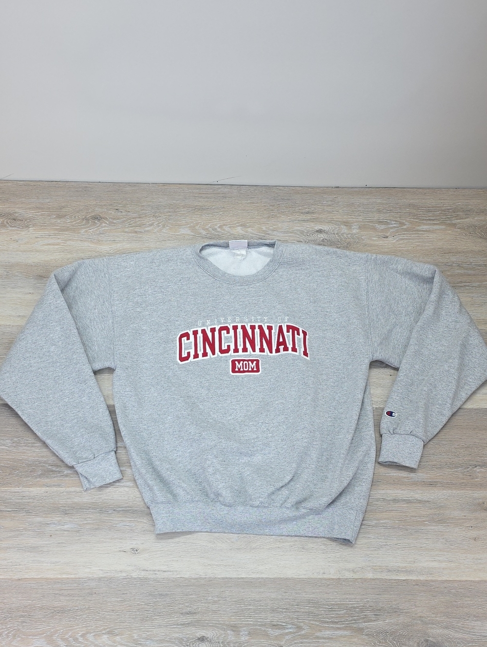 VNTG Champion University of Cincinnati Mom Crewneck Sweatshirt Heather Gray Sz L